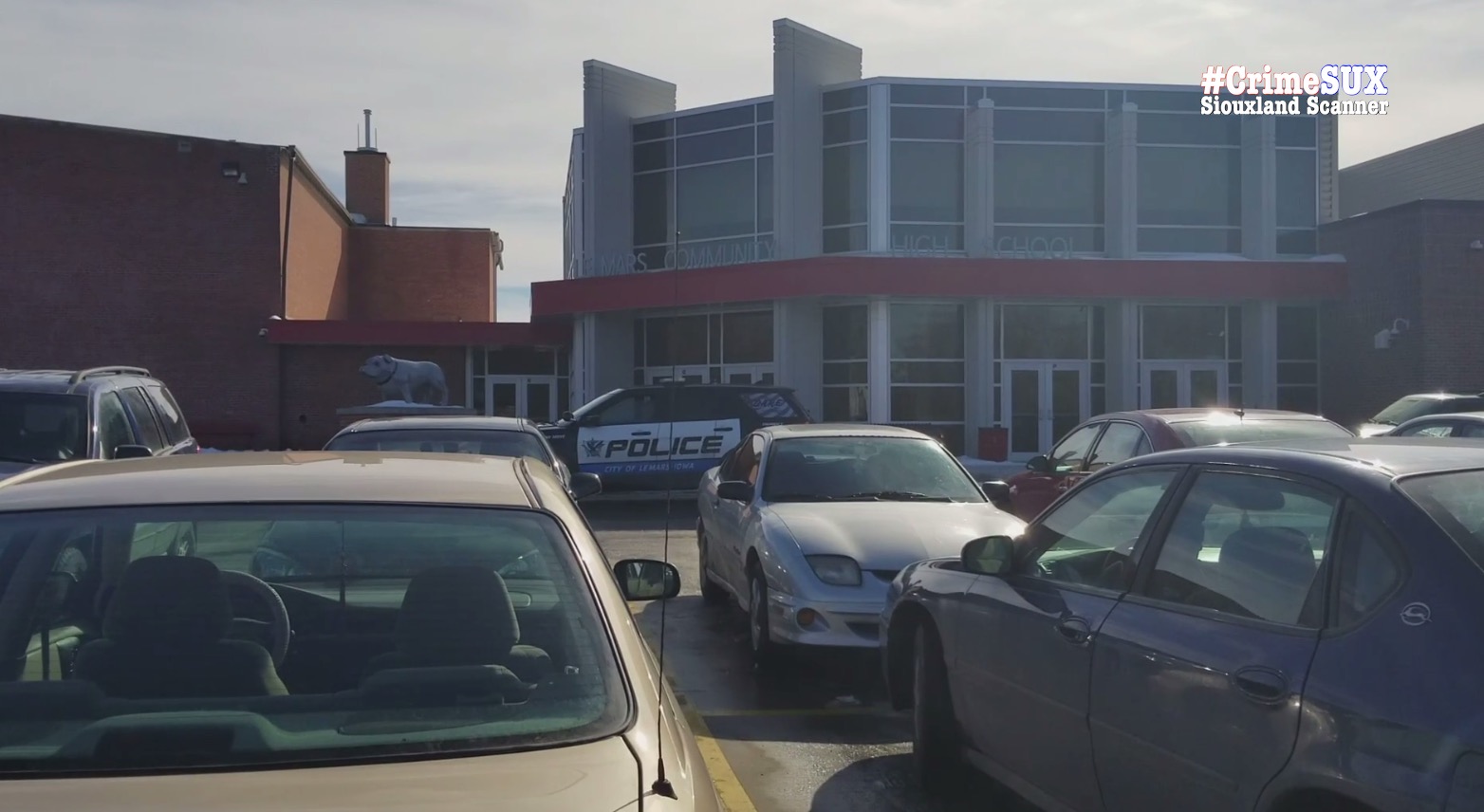 Le Mars Police respond to threat of shooting at High School Wednesday